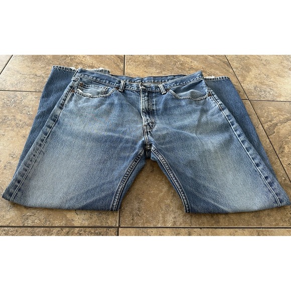 Levis 505 Jeans Mens 38x32 Straight Leg Classic Fit Denim Fit 38X30 - Picture 3 of 9